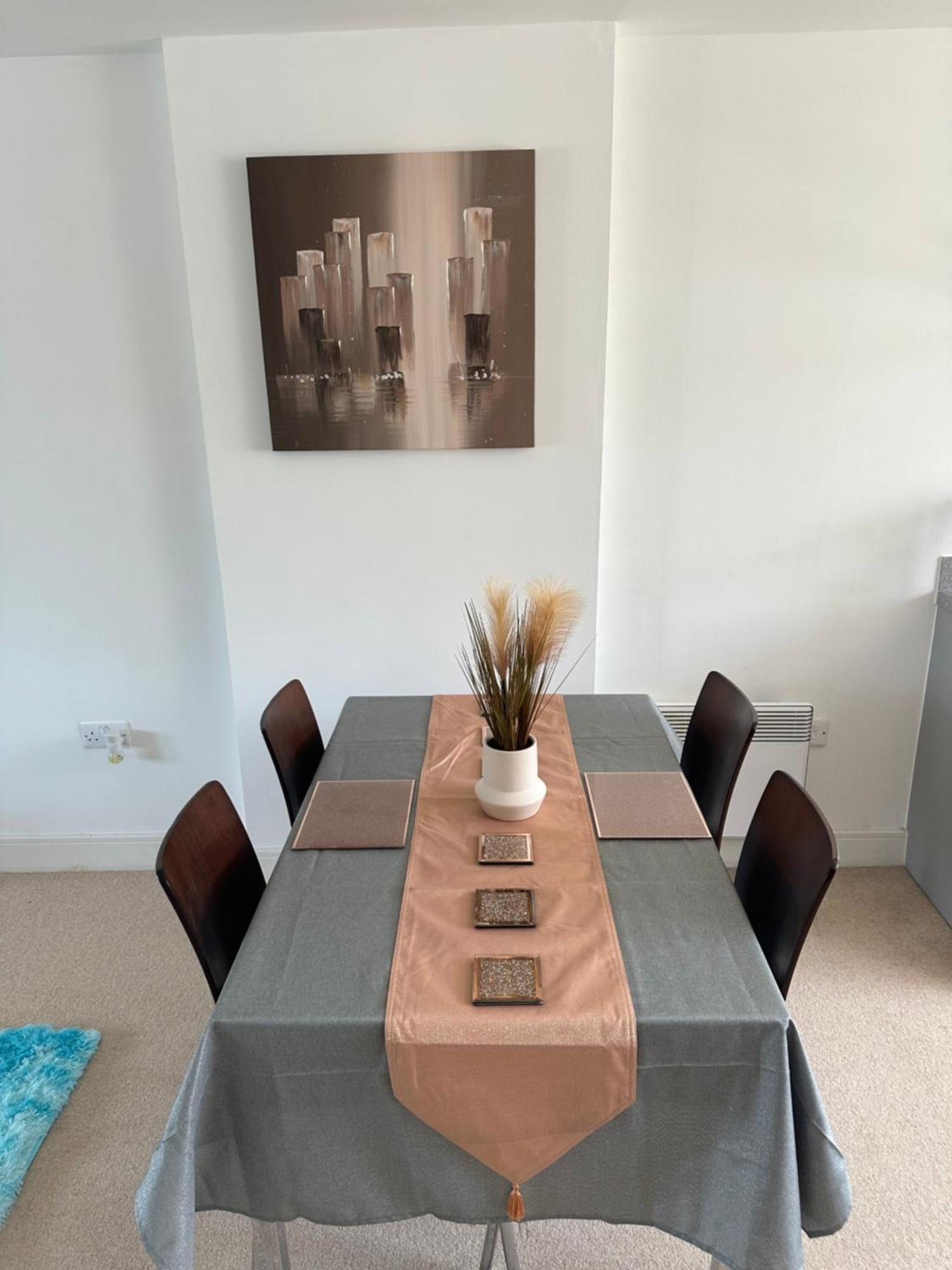 Water Front Apt Walk To The Beach & City Centre Swansea Luaran gambar
