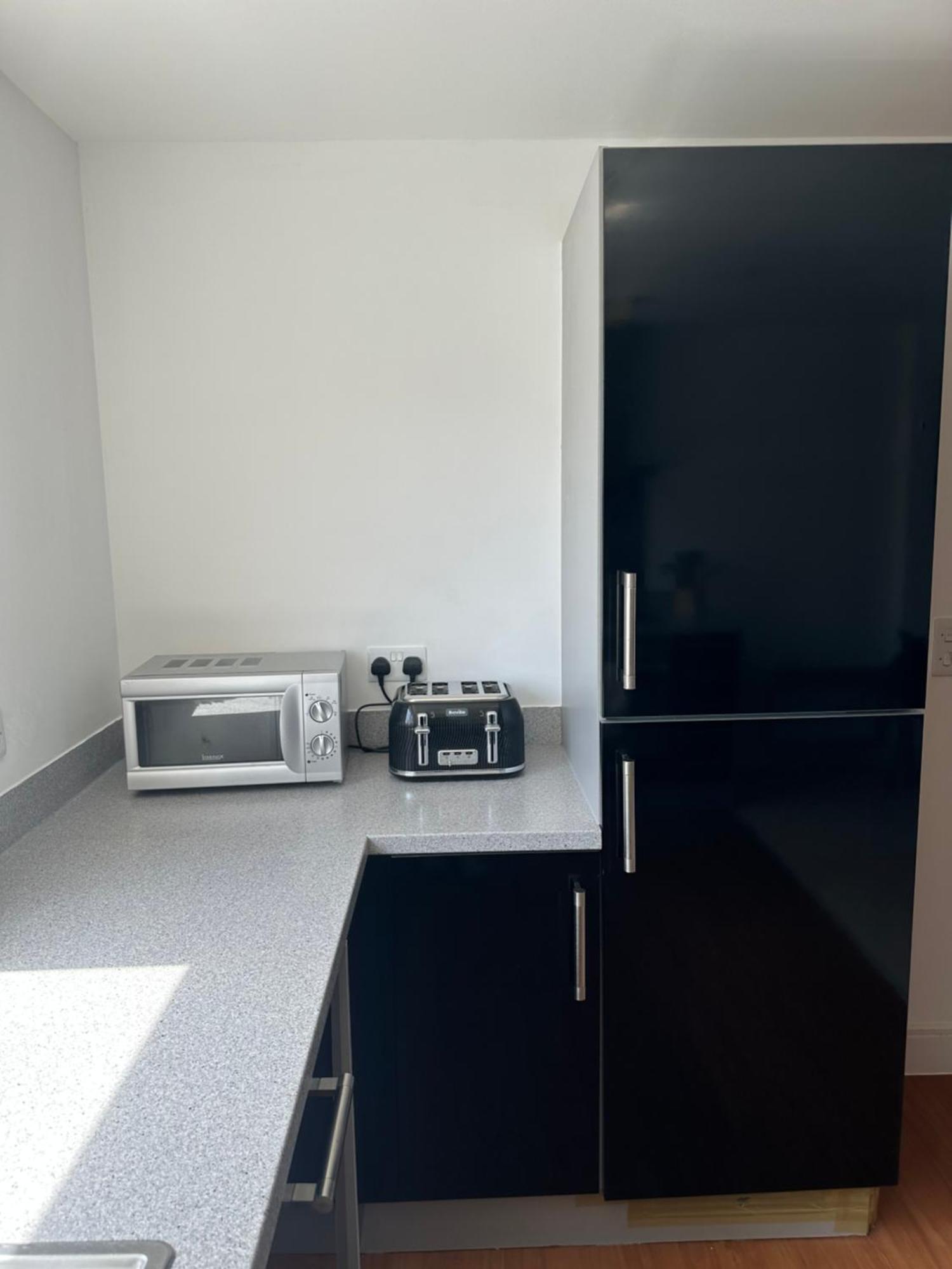 Water Front Apt Walk To The Beach & City Centre Swansea Luaran gambar